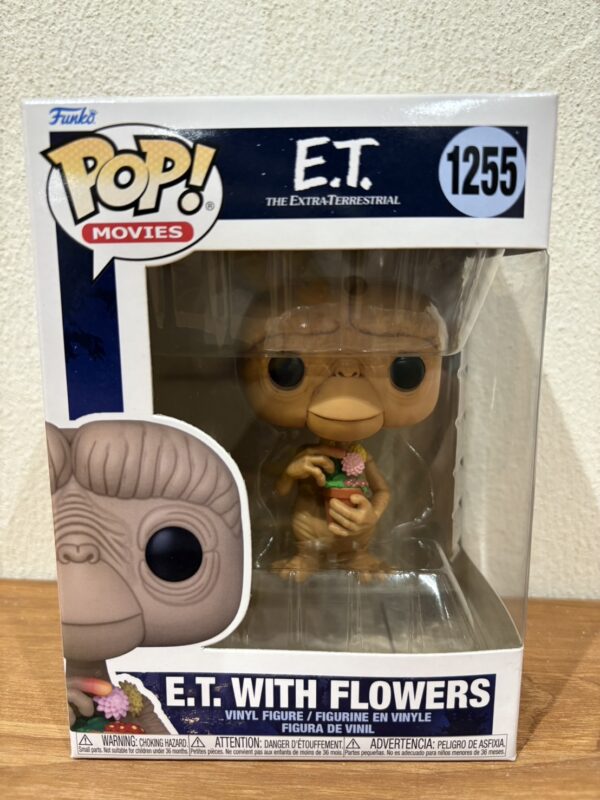 POP! MOVIES ICONSVINYL FIGURE  E.T.  WHIS FLOWERS