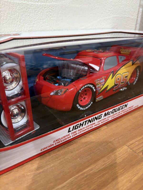 1:24  McQUEEN with TIRE RACK 【 カーズ 】ミニカー - 画像 (2)